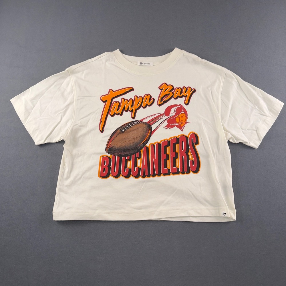 47 Brand Tampa Bay Buccaneers Cropped Graphic T-Shirt Cream Women Medium